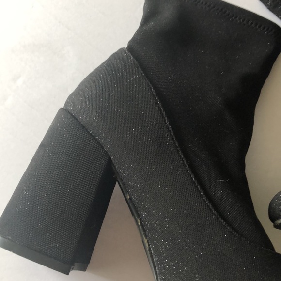 Ankle booties - Picture 2 of 3